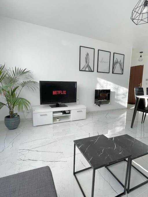 Апартаменти Grand F3 A 30Mn De Paris - Terrasse + Parking Prive Сент-Уан-л'Омон Екстер'єр фото